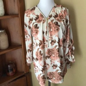 Floral zip up blouse size large 💜